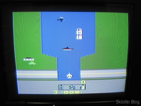 River Raid no Atari VCS/2600 através da saída de vídeo composto