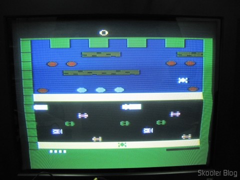 Frogger no Atari VCS/2600 através da saída de vídeo composto