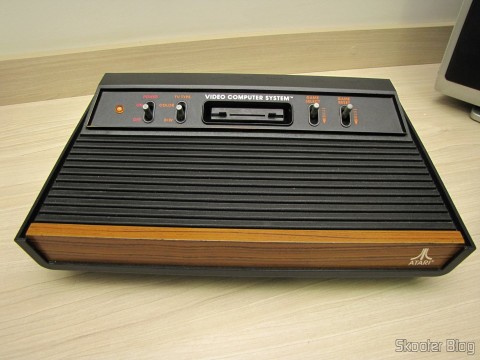 Atari VCS/2600 com S-Video, Vídeo Composto, Áudio Estéreo, e Pausa, após a limpeza