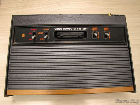 Atari VCS/2600 com S-Video, Vídeo Composto, Áudio Estéreo, e Pausa, após a limpeza