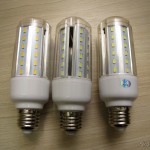DealExtreme (DX): 3 Lâmpadas LED XYT 10W SMD 42x5630 Brancas 6500K 1000 lúmens E27 85~265V AC As três Lâmpadas LED XYT 10W SMD 42x5630 Brancas 6500K 1000 lúmens E27 85~265V AC (XYT 10W E27 1000lm 6500K 42-5630 SMD LED White Light Lamp - White (AC 85~265V))