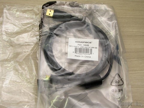 Cabo USB que acompanha o Harmony Cartridge - O cartucho com memória flash para o Atari 2600