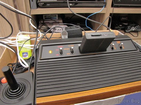 Harmony Cartridge - O cartucho com memória flash para o Atari 2600, em funcionamento
