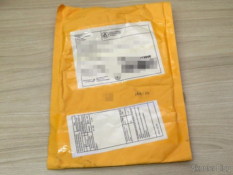 Pacote com o Carregador c/ Duas Saídas USB para iPhone, iPad, iPod, Samsung Galaxy Tab, etc.