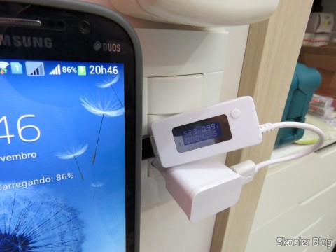 Teste do Carregador c/ Duas Saídas USB para iPhone, iPad, iPod, Samsung Galaxy Tab, etc., com o Samsung Galaxy Grand Duos