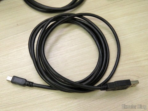 Cabo USB que acompanha a Elgato - Game Capture HD60