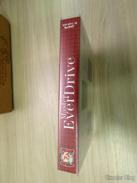 Lateral do estojo do Master Everdrive (Deluxe Edition)