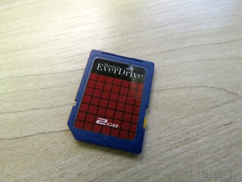 Cartão SD que acompanha o Master Everdrive (Deluxe Edition)