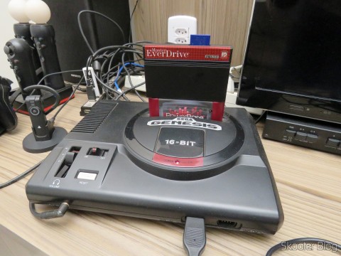 PowerBase Mini FM com Master Everdrive conectado e em funcionamento