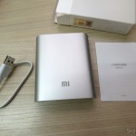DealExtreme (DX): Segundo XIAOMI Genuine 10400mAh USB Mobile Power Source Bank w/ 4-LED Indicators – Silver + White XIAOMI Genuine 10400mAh USB Mobile Power Source Bank w/ 4-LED Indicators – Silver + White, manual e cabo