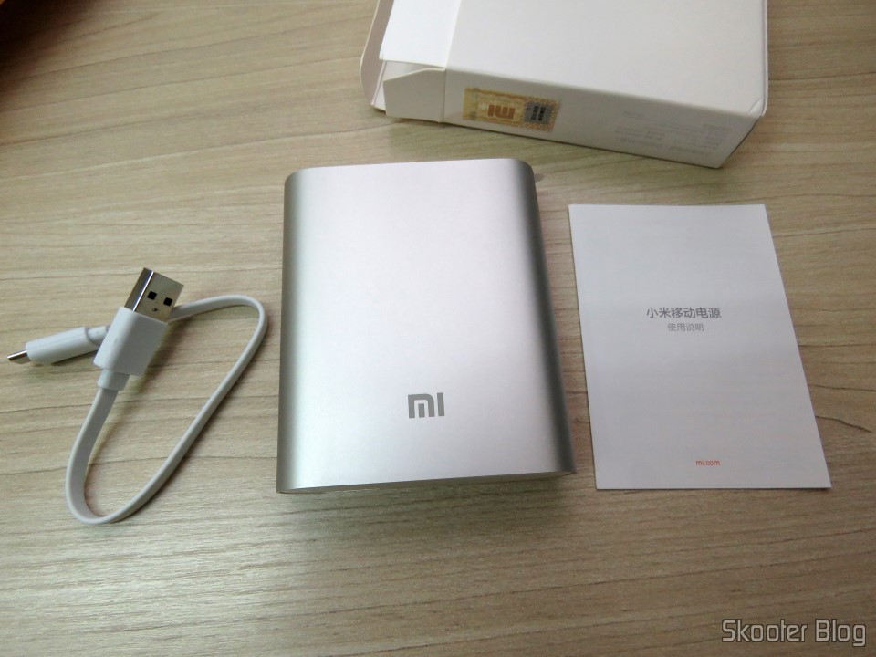 XIAOMI Genuine 10400mAh USB Mobile Power Source Bank w/ 4-LED Indicators – Silver + White, manual e cabo