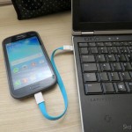 Xiaomi Flat Micro USB Male to USB 2.0 Male Data Sync / Charging Cable – Blue (20cm), em funcionamento