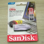 DealExtreme (DX): Pendrive SanDisk Ultra 16 GB USB 3.0 até 100 Mbps (SDCZ48-016G) Pendrive SanDisk Ultra 16 GB USB 3.0 até 100 Mbps (SDCZ48-016G), em sua embalagem