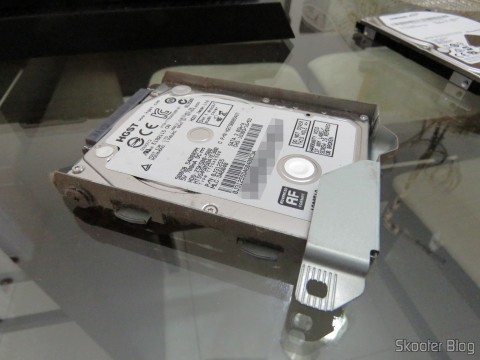 Gaveta de HD do Playstation 4 com o HD original