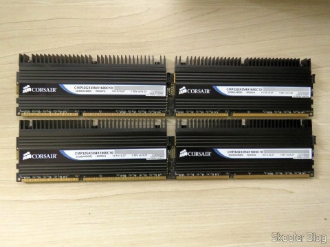 Módulos Corsair Dominator® with DHX Pro Connector — 1.5V 32GB Dual/Quad Channel DDR3 Memory Kit (CMP32GX3M4X1600C10) que apresentaram problemas