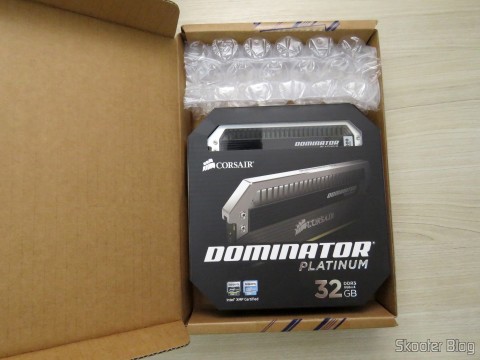Abrindo a embalagem com o Kit Corsair Dominator Platinum 32GB (4x8GB) DDR3 1600 MHz (PC3 12800) Desktop Memory (CMD32GX3M4A1600C9)