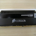 RMA Corsair: Corsair Dominator Platinum 32GB (4x8GB) DDR3 1600 MHz (PC3 12800) Desktop Memory (CMD32GX3M4A1600C9) Módulo do Kit Corsair Dominator Platinum 32GB (4x8GB) DDR3 1600 MHz (PC3 12800) Desktop Memory (CMD32GX3M4A1600C9)