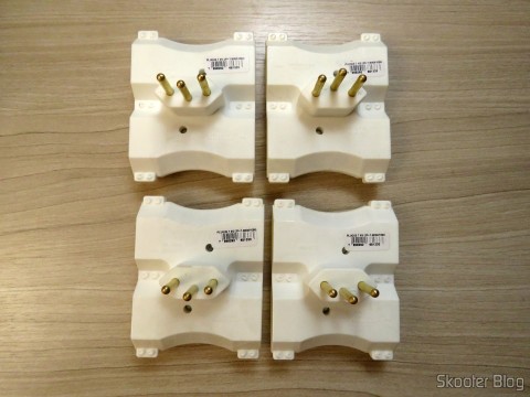 Adaptadores de Tomada com 4 saídas de 3 pinos (2P+T) 10A