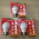 Lâmpadas Ourolux Superled Ouro 60 6W, em suas respectivas embalagens