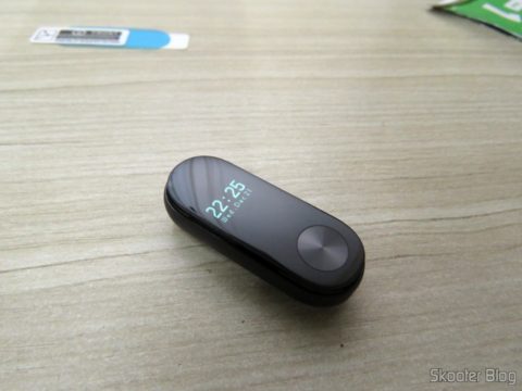 Mi Band 2 pronta para aplicação de uma das 10 Películas para Xiaomi Mi Band 2