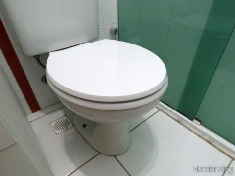 Assento Sanitário Poliéster para Louça Celite Azaléa, da marca Sedile, instalado