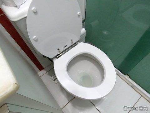 Assento Sanitário Poliéster para Louça Celite Azaléa, da marca Sedile, instalado