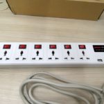 Filtro de Linha com 6 Tomadas Universais, 2 USB, e Interruptores Individuais