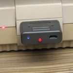 Retro Receiver SNES - 8bitdo - Controles Bluetooth no Super Nintendo Retro Receiver SNES conectado ao Super Nintendo, em funcionamento