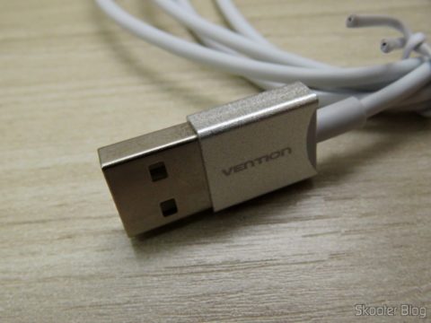 Cabo USB de Carga e Dados Vention para iPhone