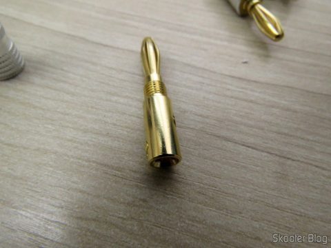 Parte interna de um dos 12 Plugs Banana Nakamichi