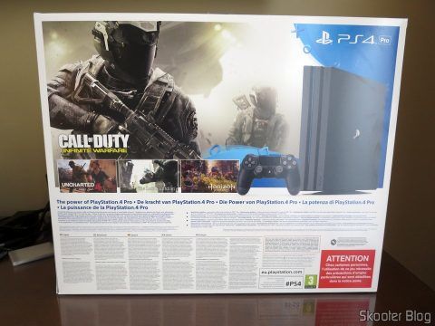 Playstation 4 Pro, em sua embalagem.