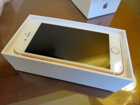 iPhone 7 128GB Rose Gold, em sua embalagem