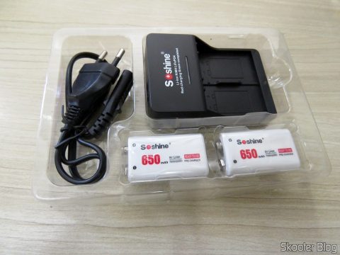2 Baterias Soshine 9V 6F22 650mAh Recarregáveis Li-Ion + Carregador Inteligente com LED