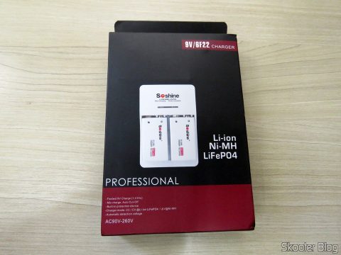 Embalagem com as 2 Baterias Soshine 9V 6F22 650mAh Recarregáveis Li-Ion + Carregador Inteligente com LED