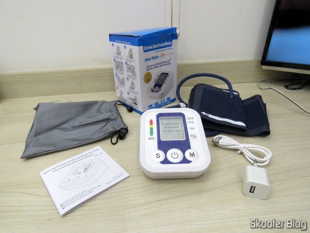 Monitor de Pressão Arterial Eletrônico (substituição) e seus acessórios.