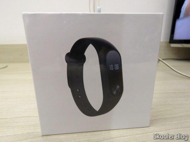 Xiaomi Mi Band 2 em sua embalagem.