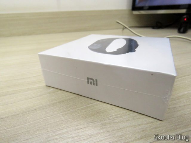 Xiaomi Mi Band 2 em sua embalagem.