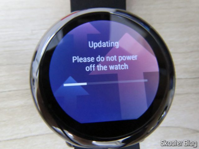 Amazfit Pace atualizando o firmware.
