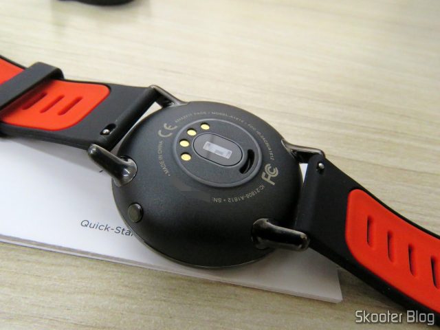 Parte de baixo do Amazfit Pace.