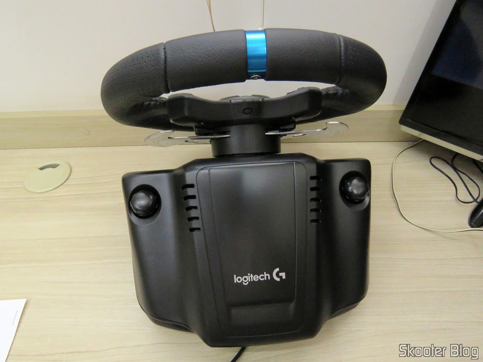 Volante Logitech G27 - Unboxing, instalando e jogando 