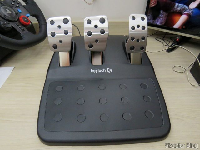 Pedais do Volante de corrida Driving Force Logitech G29.