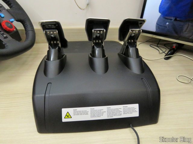 Pedais do Volante de corrida Driving Force Logitech G29.