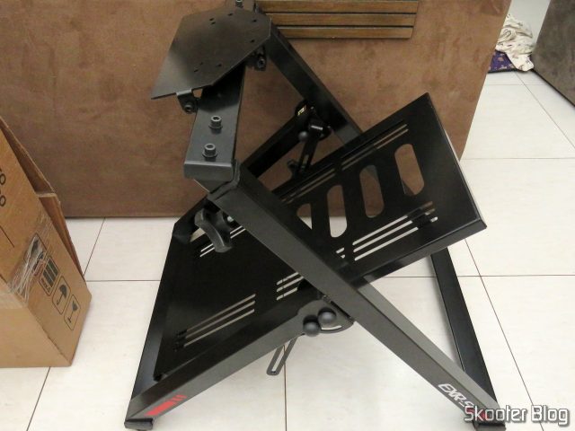 Extreme Cockpit Racing EXR-S XT, antes da montagem.