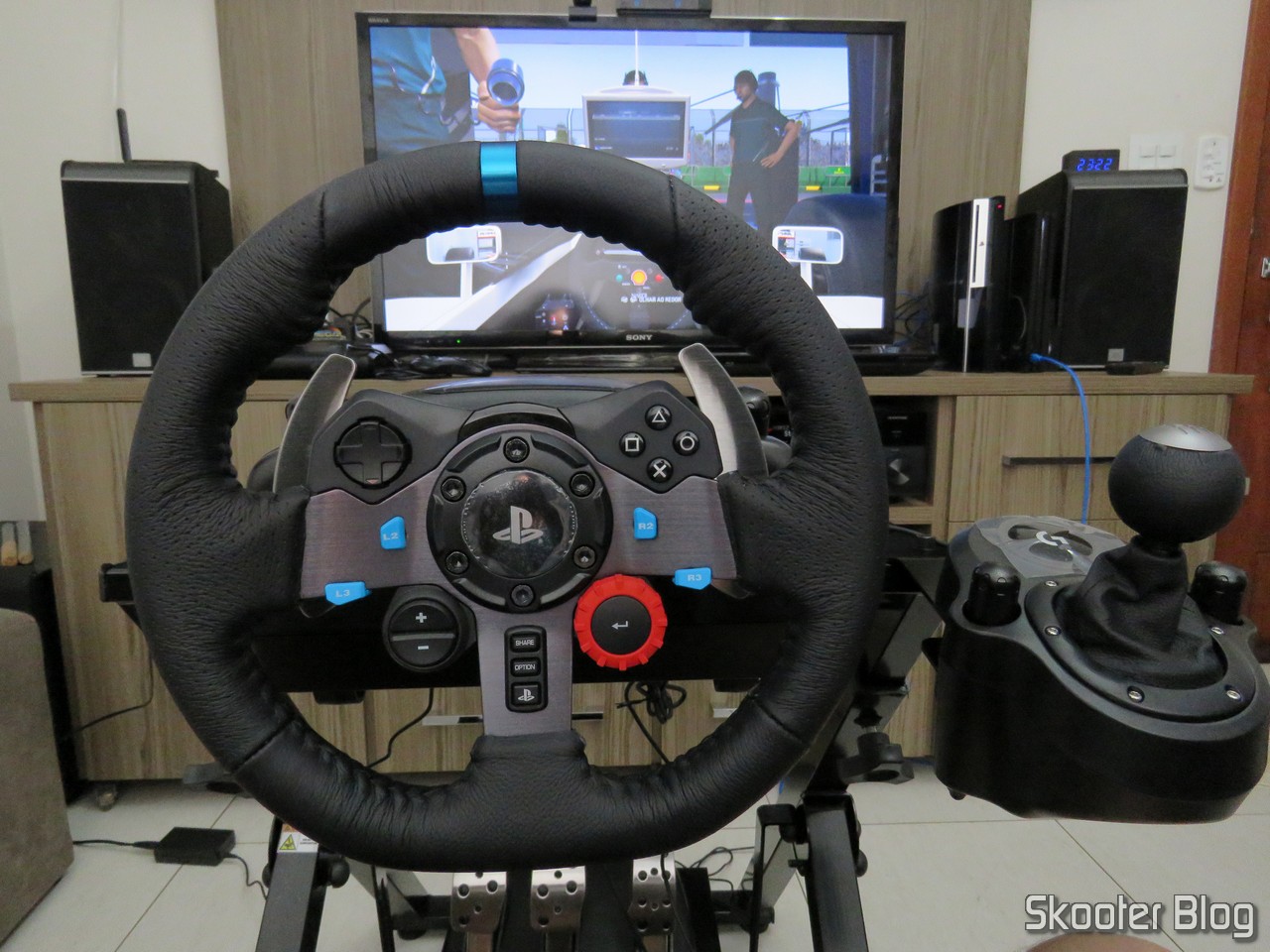 Cambio Logitech Driving Force Shifter para G29 e G920 Preto - Controle  Simulador - Magazine Luiza