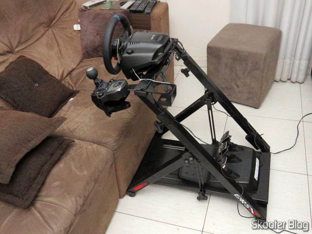 Extreme Cockpit Racing EXR-S XT, após a montagem completa.