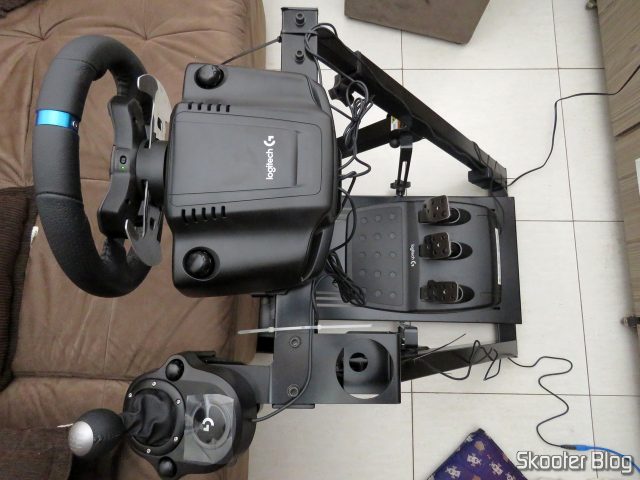 Extreme Cockpit Racing EXR-S XT, após a montagem completa.