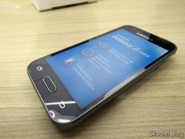 Smartphone Samsung Galaxy J1 Mini Duos.