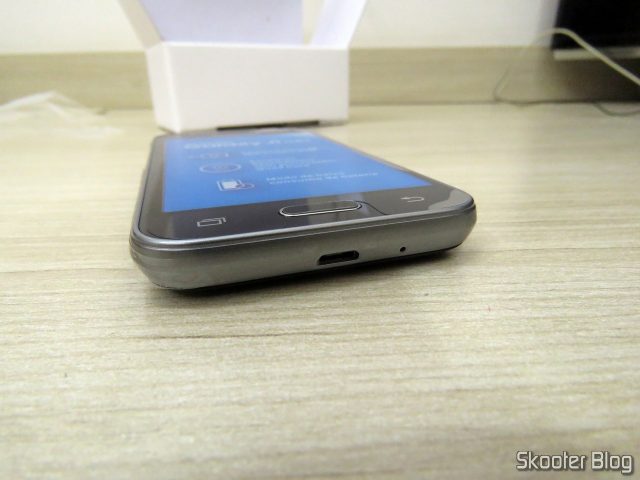 Smartphone Samsung Galaxy J1 Mini Duos.