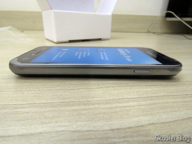 Smartphone Samsung Galaxy J1 Mini Duos.