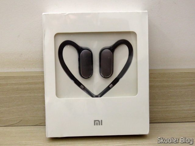 Xiaomi Bluetooth Sport Earbuds, em sua embalagem.